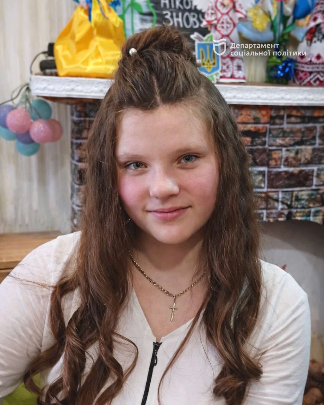 У Дніпрі шукають родину для двох сестер: Олена та Мар’яна мріють про турботливих батьків