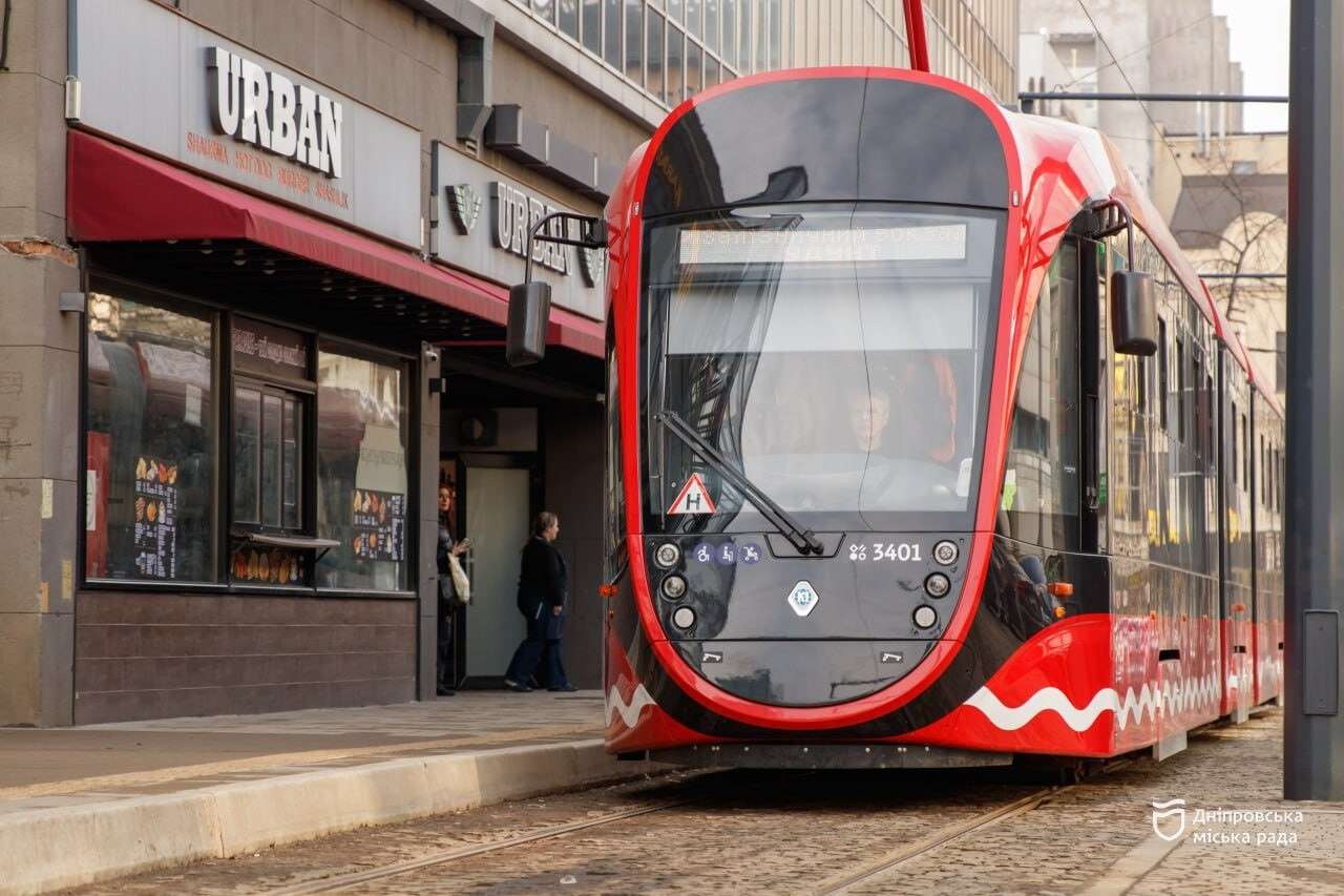 Цифрова революція в транспорті Дніпра: як застосунок &laquo;єДніпро&raquo; змінив поїздки містян за рік