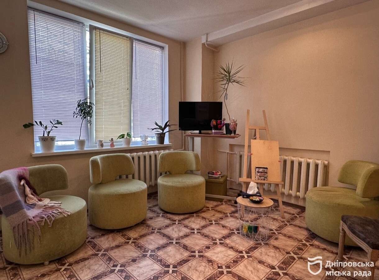 Затишок, фахівці та виїзд додому: як Дніпро дбає про ментальний стан мешканців під час війни