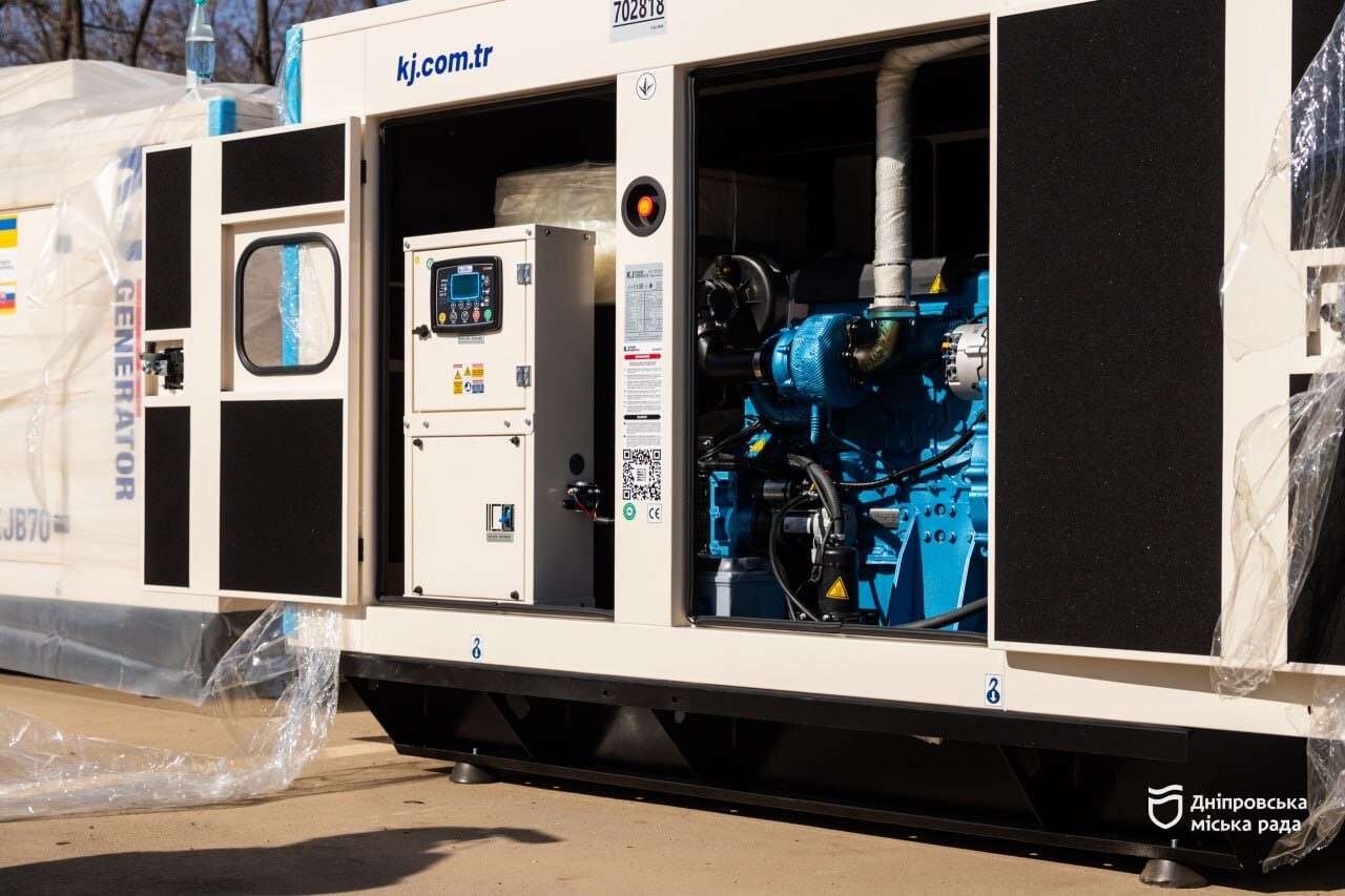 Дніпро отримав 36 генераторів від Фонду Притули для стабільного опалювального сезону