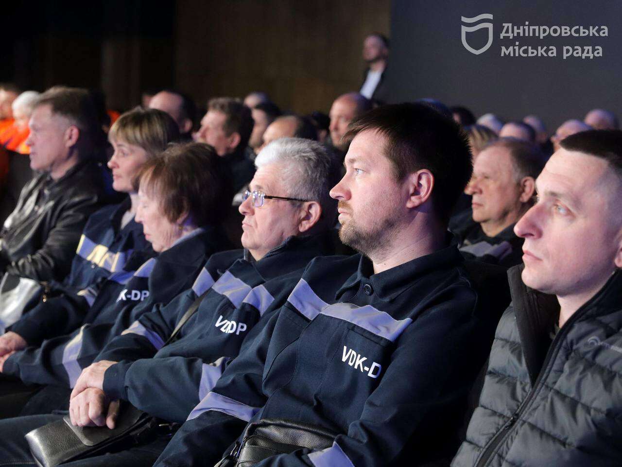 Дніпро вшановує незламних: міська влада відзначила героїв комунального фронту