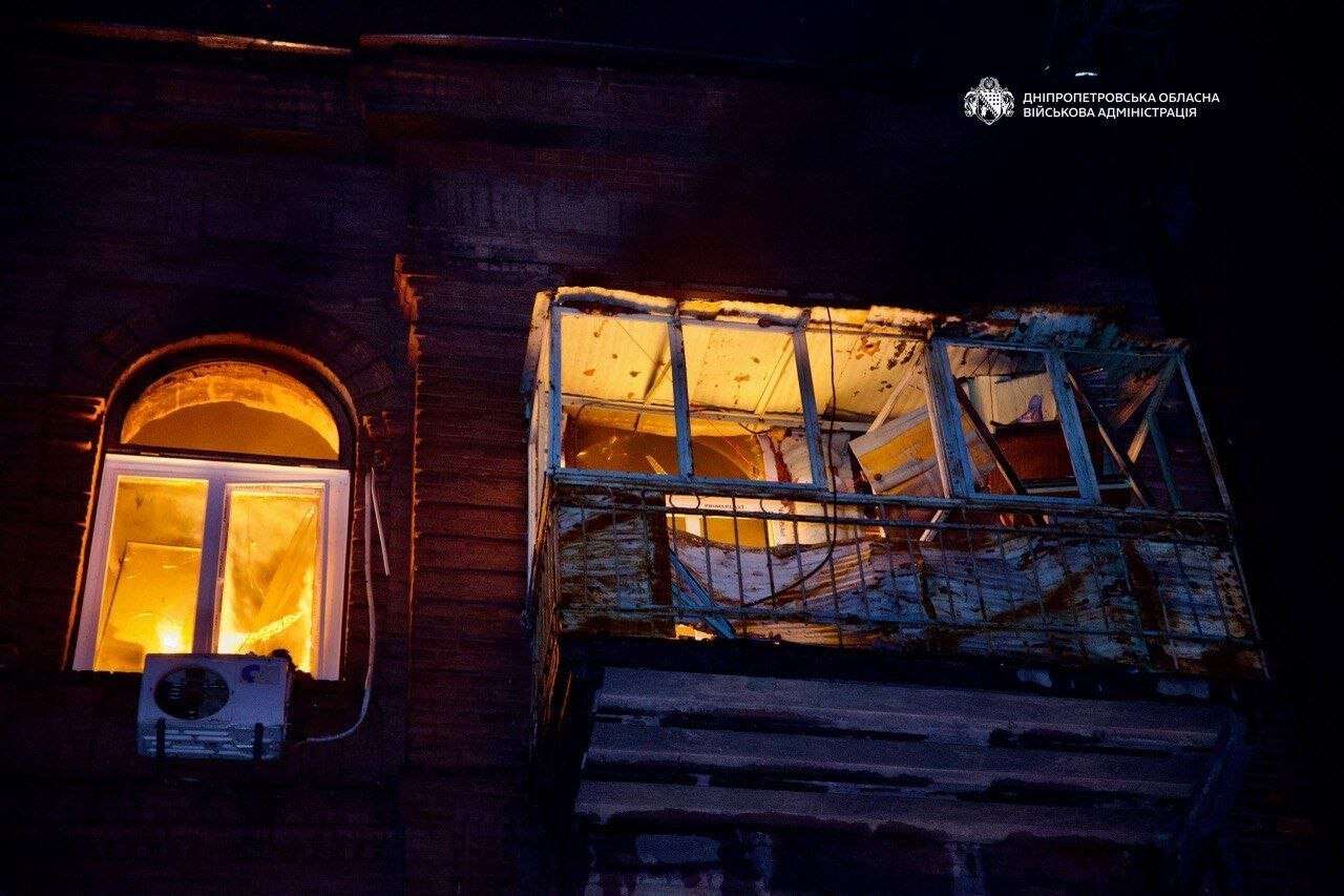 Нічний удар по Дніпру: є загиблі та десятки поранених, місто ліквідовує наслідки