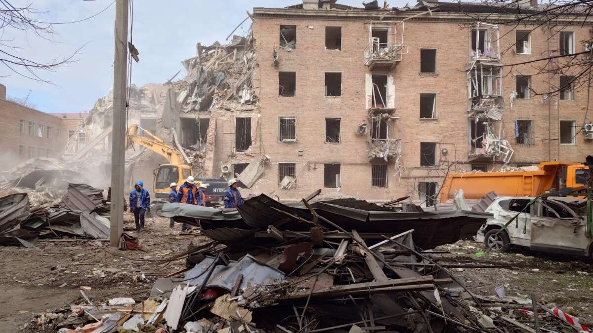 o_1jn2kk37m12fdcafmrl1st31or81k