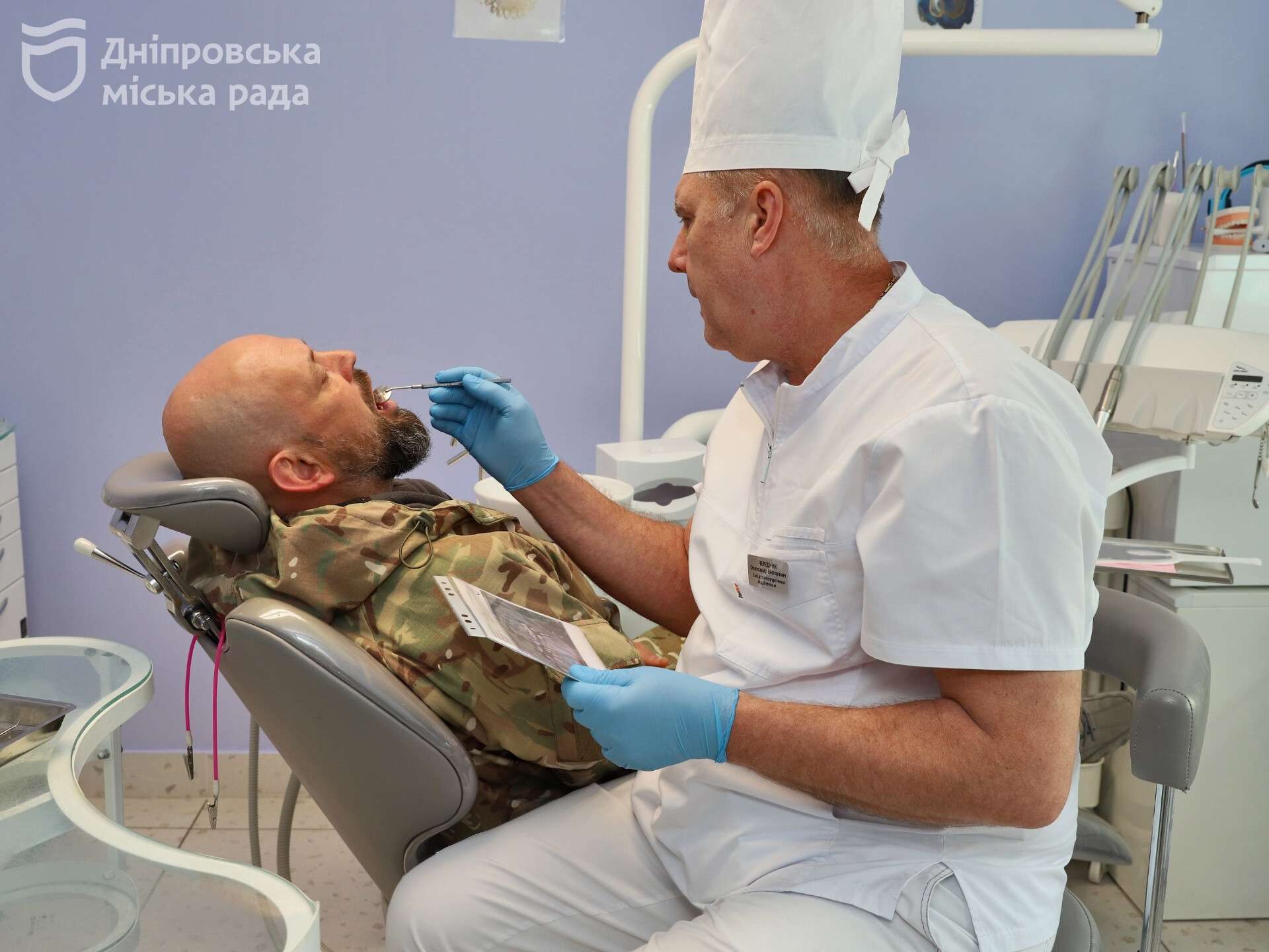 Військові розповіли, як у Дніпрі працює безкоштовна програма протезування зубів для оборонців