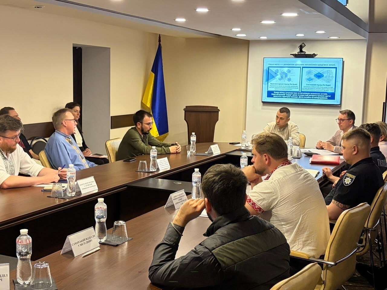У Дніпрі посилюють боротьбу із земельними махінаціями та незаконними МАФами