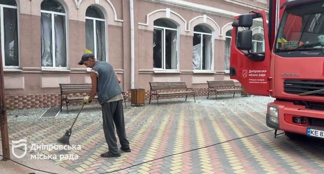 Дніпро оговтується після нічної атаки 15 червня: куди звертатися власникам постраждалого майна