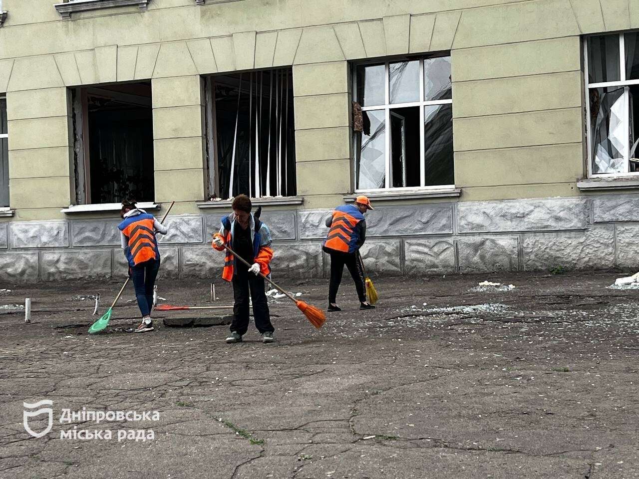 Дніпро оговтується після нічної атаки 15 червня: куди звертатися власникам постраждалого майна