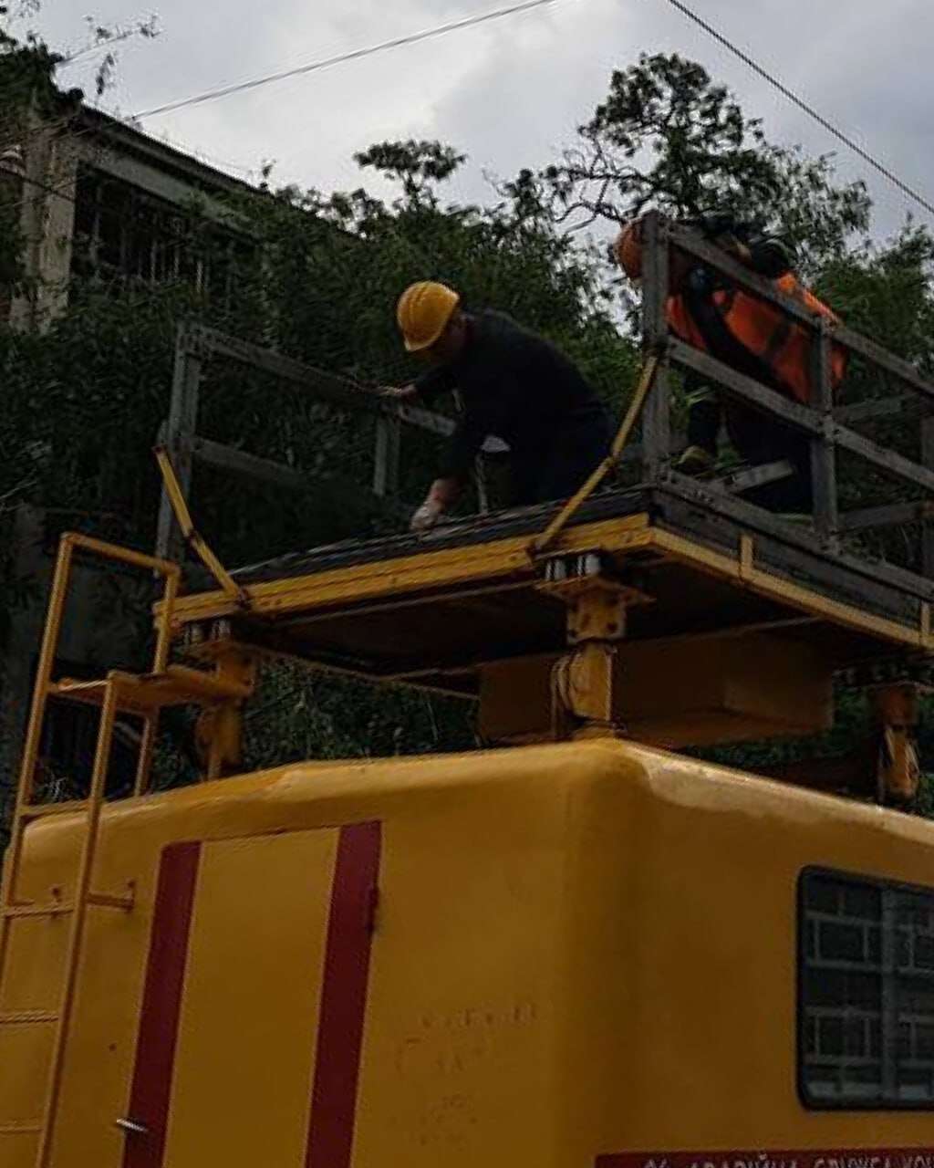 У Дніпрі фахівці КП &laquo;Дніпровський електротранспорт&raquo; відновили рух трамвая № 5 за повним маршрутом після нічної ворожої атаки