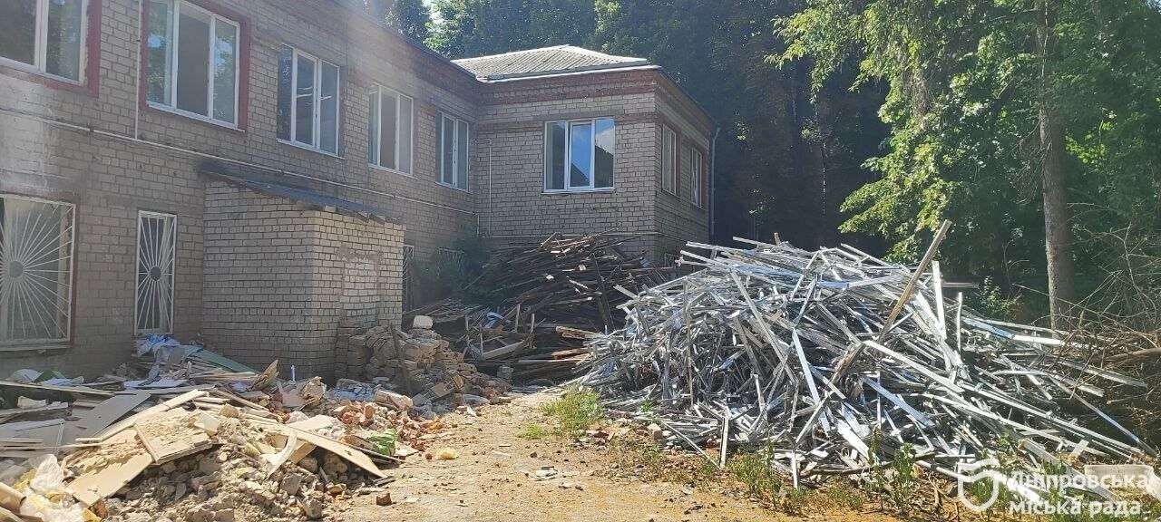Тимчасовий дім і допомога з соціалізацією: у Дніпрі готують до відкриття новий центр для ВПО