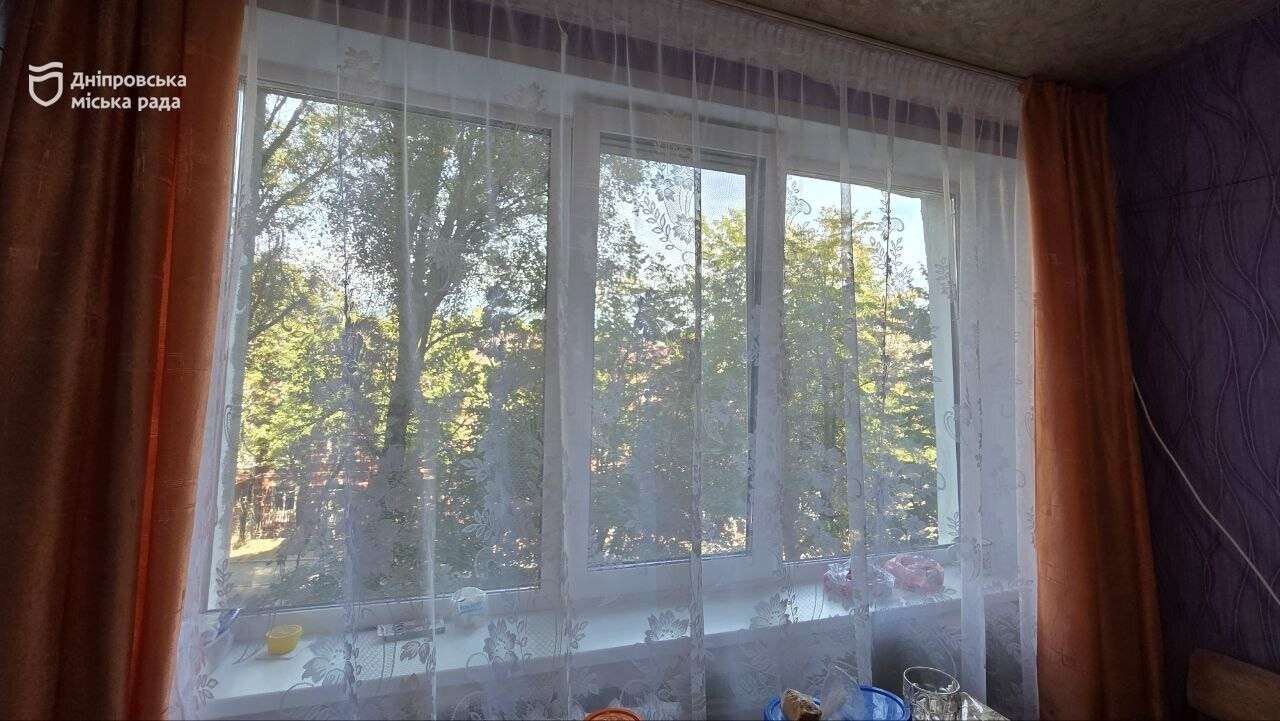 у Дніпрі за підтримки міжнародних партнерів відновлюють постраждалі від обстрілів гуртожитки