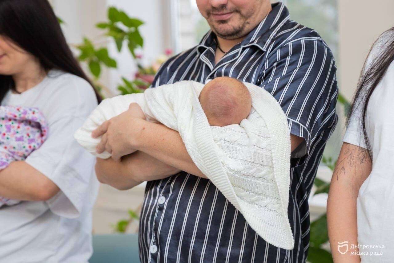 У День міста у Дніпрі народилося 12 дітей &mdash; родини отримають по 10 тисяч гривень на кожне немовля