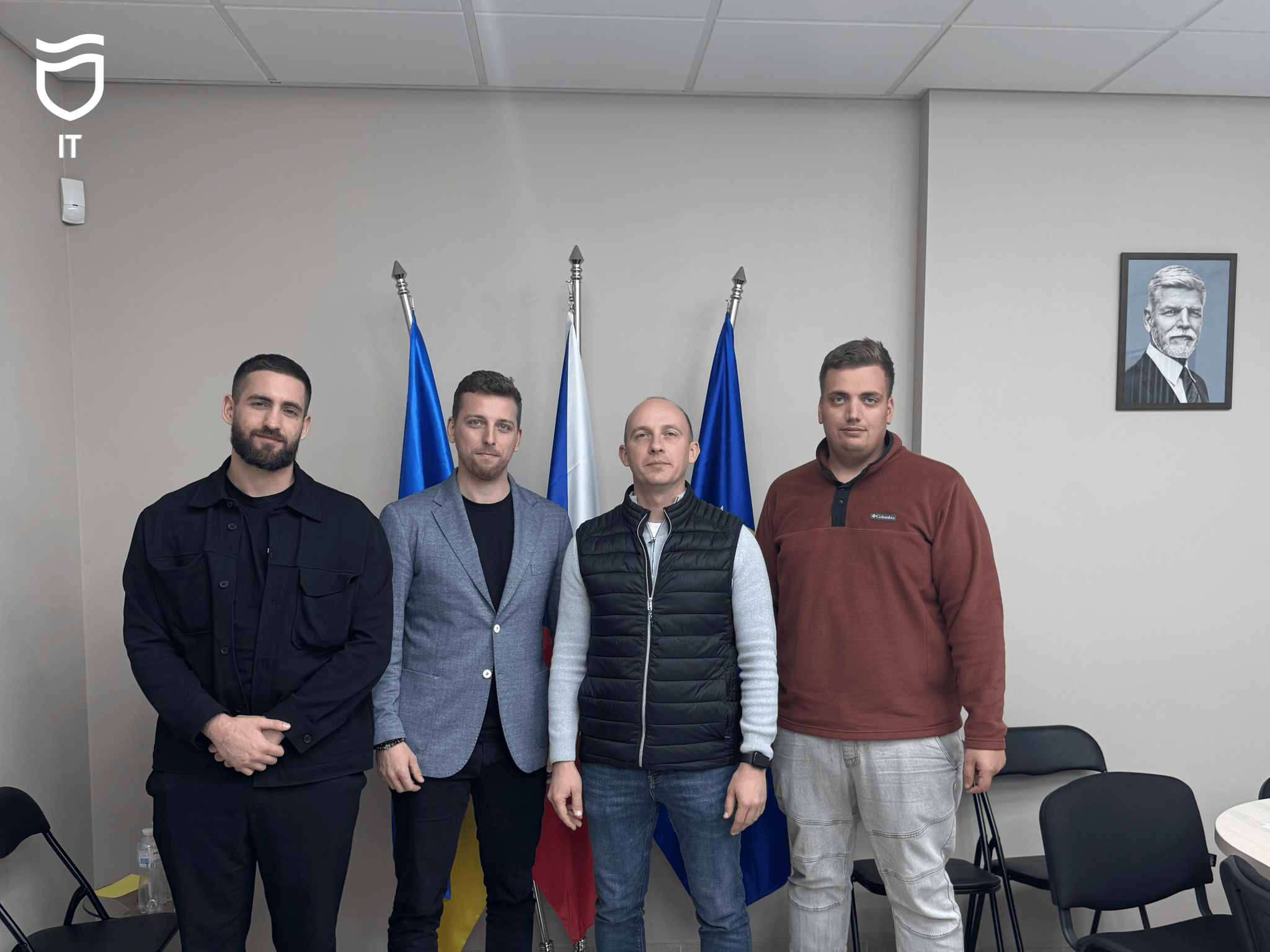 Захист даних та реагування на кібератаки: у Дніпрі обговорили безпеку міських цифрових систем
