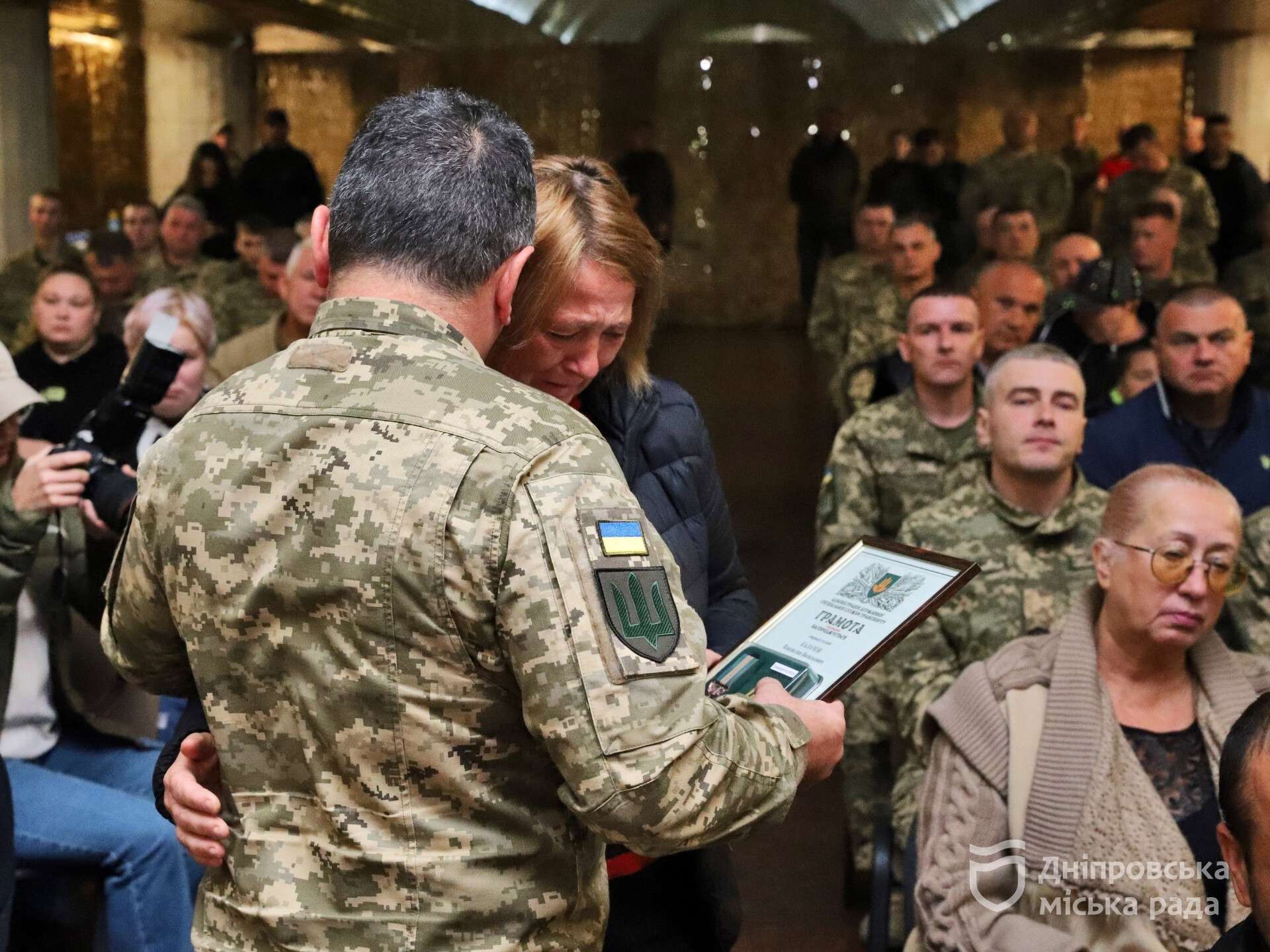Керівник ДніпроОВА Ганжа та мер Філатов взяли участь у вшануванні пам&rsquo;яті полеглих оборонців Державної спеціальної служби транспорту