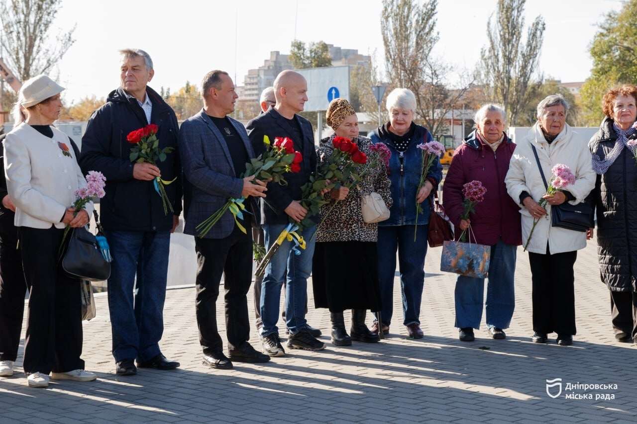 83 роки з дня визволення міста від фашистських загарбників: у Дніпрі вшанували пам&rsquo;ять полеглих героїв